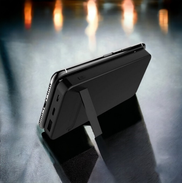 Внешний аккумулятор Power Bank gPro QI с беспроводной зарядкой 10000 mAh / Портативное зарядное устройство с цифровым дисплеем и подставкой